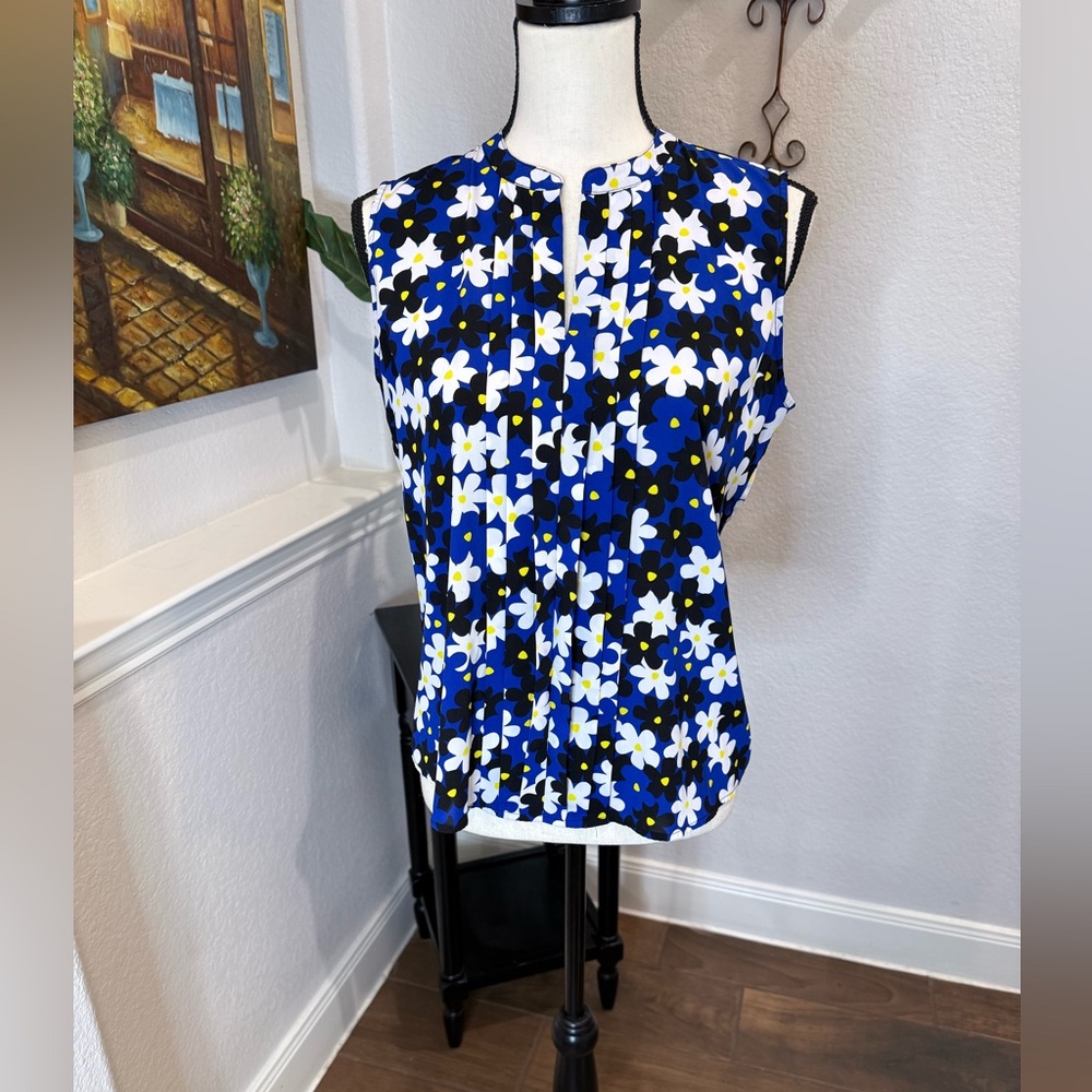 Size Small Calvin Klein Blue and White Sleeveless Floral Blouse